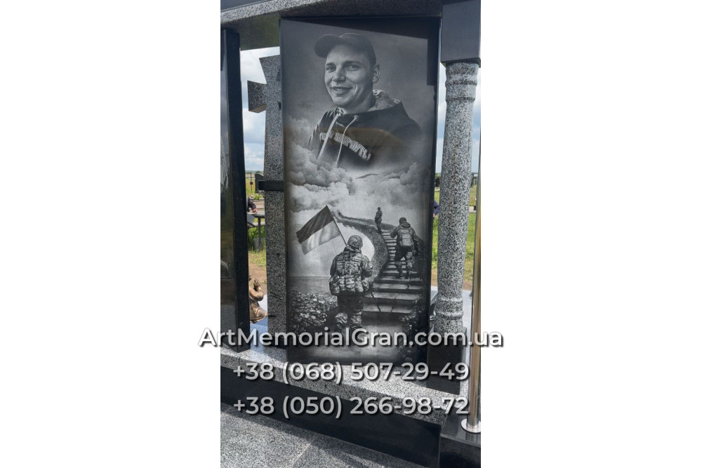 Пам'ятник військовому з сірого граніту 00914